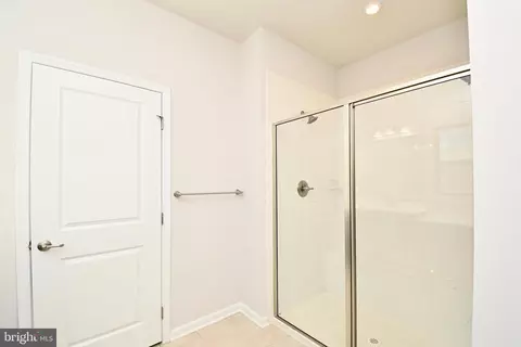 Bath - 10126 Aerospace Rd, Lanham, MD 20706 photo 3 of 5