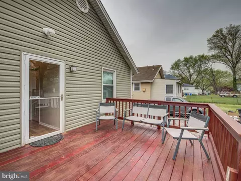 Exterior - 601 4th St, Laurel, MD 20707 photo 8 of 15
