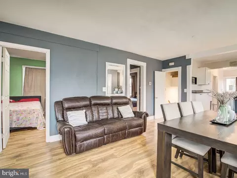 Dining - 601 4th St, Laurel, MD 20707 photo 4 of 4