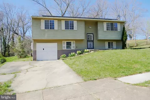 12107 Deka Rd, Clinton, MD 20735