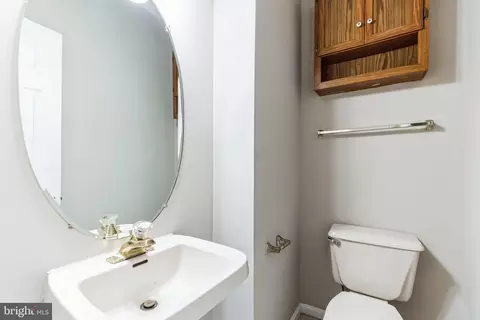 Bath - 611 8th St, Laurel, MD 20707 photo 4 of 5