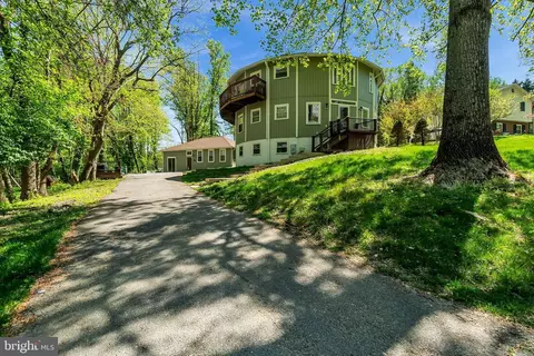 14017 Gadsen Ct, Marlboro, MD 20774
