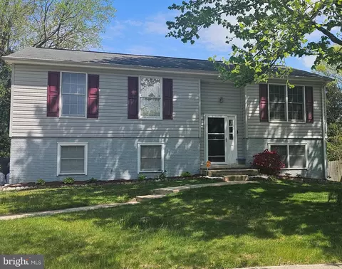 7208 Sybaris Dr, Marlboro, MD 20772