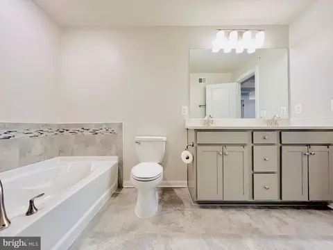 9605 Block St, Lanham, MD 20706 photo 37