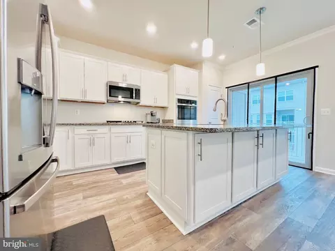 9605 Block St, Lanham, MD 20706 photo 12