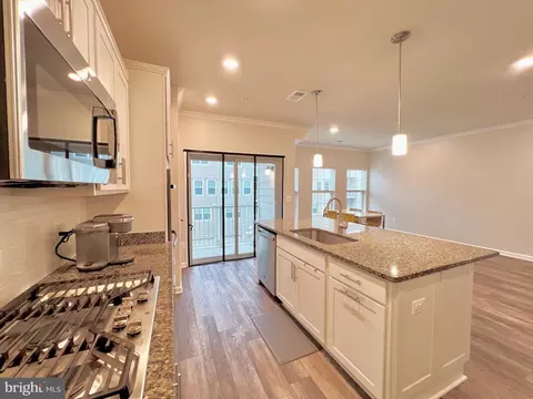 9605 Block St, Lanham, MD 20706 photo 9