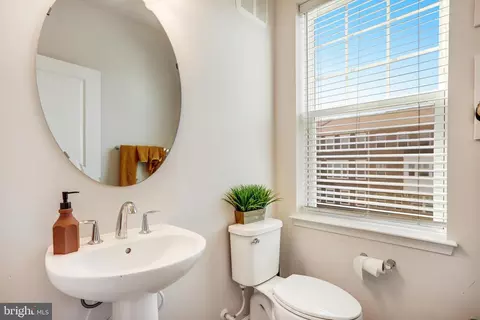 Bath - 10548 John Glenn St, Lanham, MD 20706 photo 2 of 7