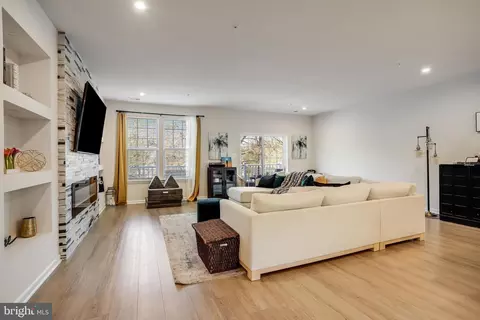 Living - 10548 John Glenn St, Lanham, MD 20706 photo 1 of 8