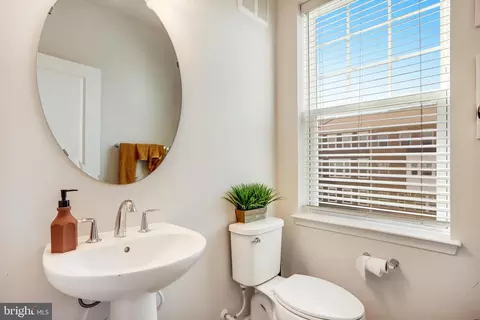 Bath - 10548 John Glenn St, Lanham, MD 20706 photo 1 of 7