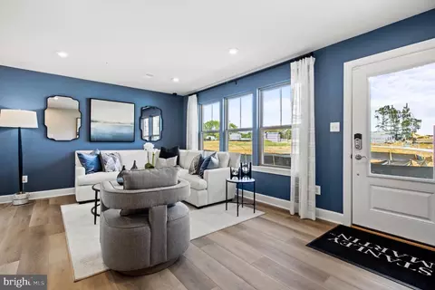 Living - 12604 Canopy Ave, Brandywine, MD 20613 photo 2 of 6