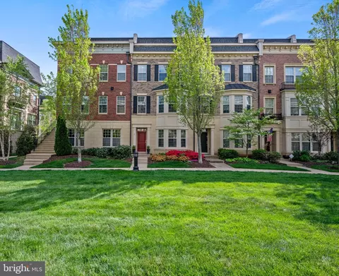 710 Sentry Sq #113, Oxon Hill, MD 20745