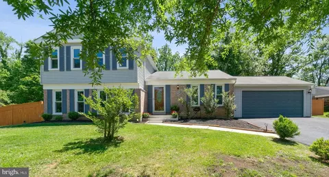 800 Bluffwood Ct, Fort Washington, MD 20744