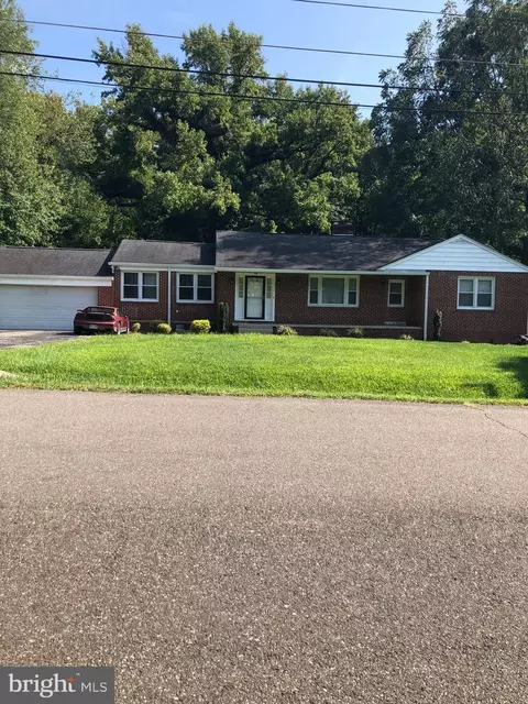 5117 Yorkville Rd, Temple Hills, MD 20748