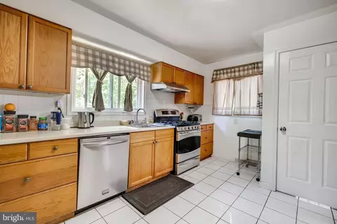 Kitchen - 9603 Mazzoni Ave, Lanham, MD 20706 photo 2 of 3