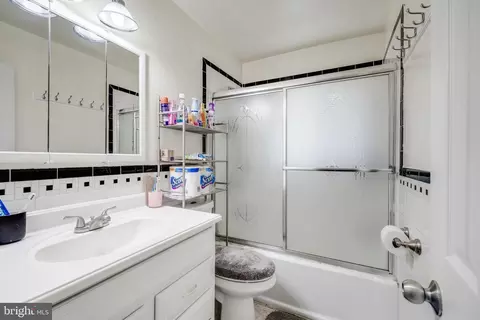 Bath - 9603 Mazzoni Ave, Lanham, MD 20706 photo 2 of 4