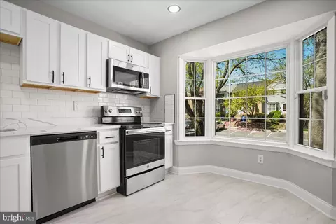 Kitchen - 7666 E Arbory Ct #254, Laurel, MD 20707 photo 2 of 3
