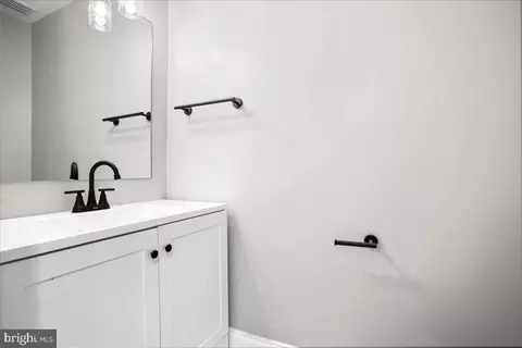 Bath - 7666 E Arbory Ct #254, Laurel, MD 20707 photo 2 of 5