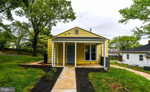 5524 Addison Rd, Fairmount Heights, MD 20743