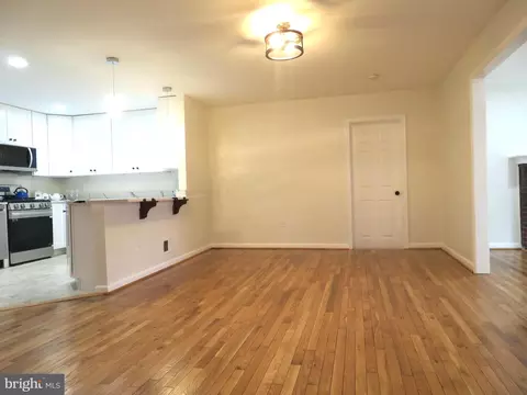 Living - 8642 Leslie Ave, Glenarden, MD 20706 photo 3 of 11