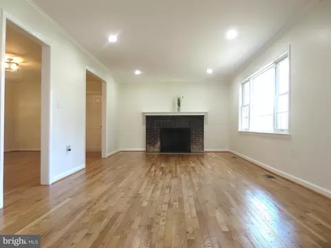 Living - 8642 Leslie Ave, Glenarden, MD 20706 photo 2 of 11