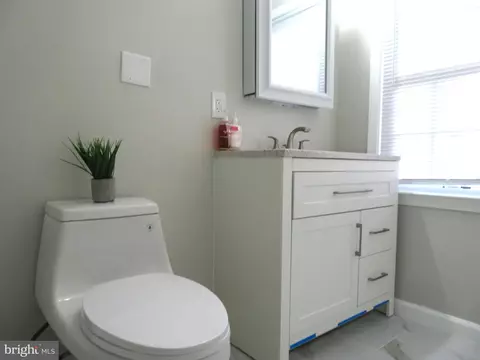 Bath - 8642 Leslie Ave, Glenarden, MD 20706 photo 5 of 7