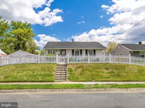 710 Shelby Dr, Oxon Hill, MD 20745