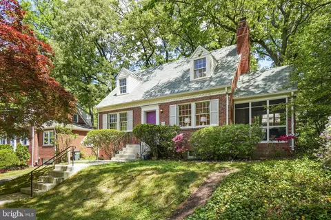 4308 Underwood St, University Park, MD 20782