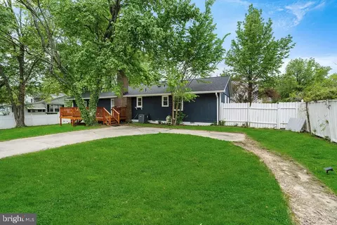 Exterior - 9115 4th St, Lanham, MD 20706 photo 6 of 11