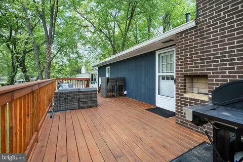 Exterior - 9115 4th St, Lanham, MD 20706 photo 11 of 11