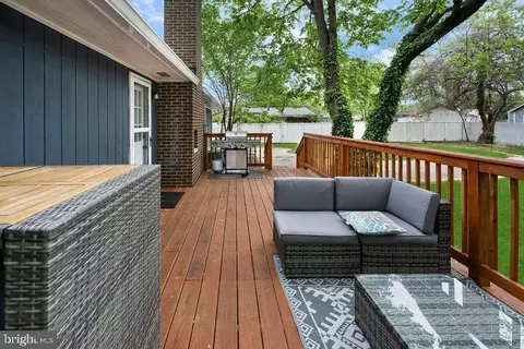 Exterior - 9115 4th St, Lanham, MD 20706 photo 9 of 11
