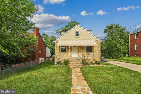 2806 Sunset Ln, Suitland, MD 20746