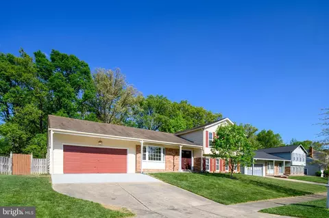 7013 Wren Ln, Lanham, MD 20706 photo 2