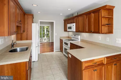 7013 Wren Ln, Lanham, MD 20706 photo 13