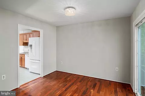 7013 Wren Ln, Lanham, MD 20706 photo 8