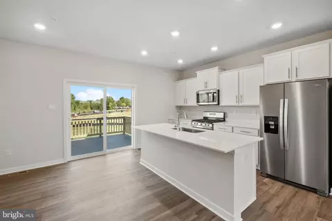 Kitchen - 7526 Daybreak Dr, Brandywine, MD 20613 photo 1 of 5