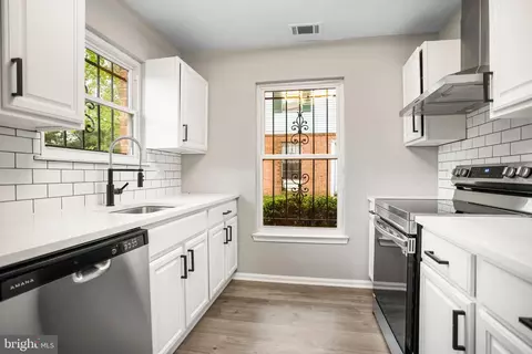 7718 Nalley Ct, Hyattsville, MD 20785