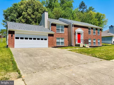 9713 Fox Run Dr, Clinton, MD 20735
