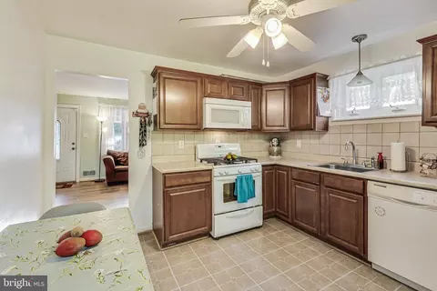 6119 Main St, Lanham, MD 20706 photo 8