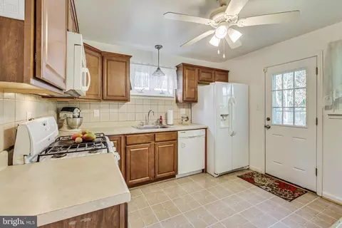 6119 Main St, Lanham, MD 20706 photo 7