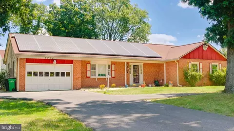 8714 Oxon Hill Rd, Fort Washington, MD 20744