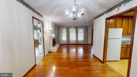 Entry Way - 5103 Baltimore Ln, Lanham, MD 20706 photo 4 of 21
