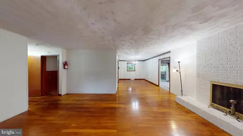 Entry Way - 5103 Baltimore Ln, Lanham, MD 20706 photo 1 of 21