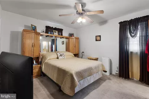 Bedroom - 5703 Plata St, Clinton, MD 20735 photo 1 of 5