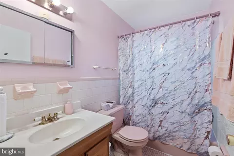 Bath - 5703 Plata St, Clinton, MD 20735 photo 2 of 3