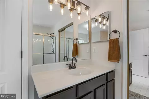 Bath - 2210 Dunrobin Dr, Bowie, MD 20721 photo 3 of 5