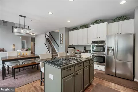 Kitchen - 2210 Dunrobin Dr, Bowie, MD 20721 photo 6 of 8