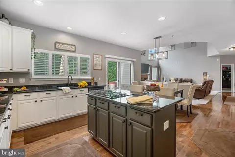 Kitchen - 2210 Dunrobin Dr, Bowie, MD 20721 photo 3 of 8