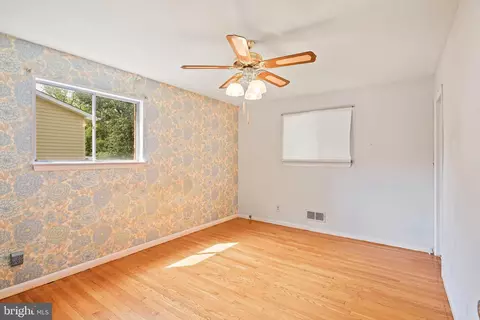 6310 Barrs Ln, Lanham, MD 20706 photo 11