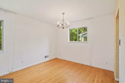 6310 Barrs Ln, Lanham, MD 20706 photo 6