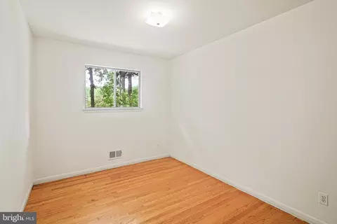 6310 Barrs Ln, Lanham, MD 20706 photo 18